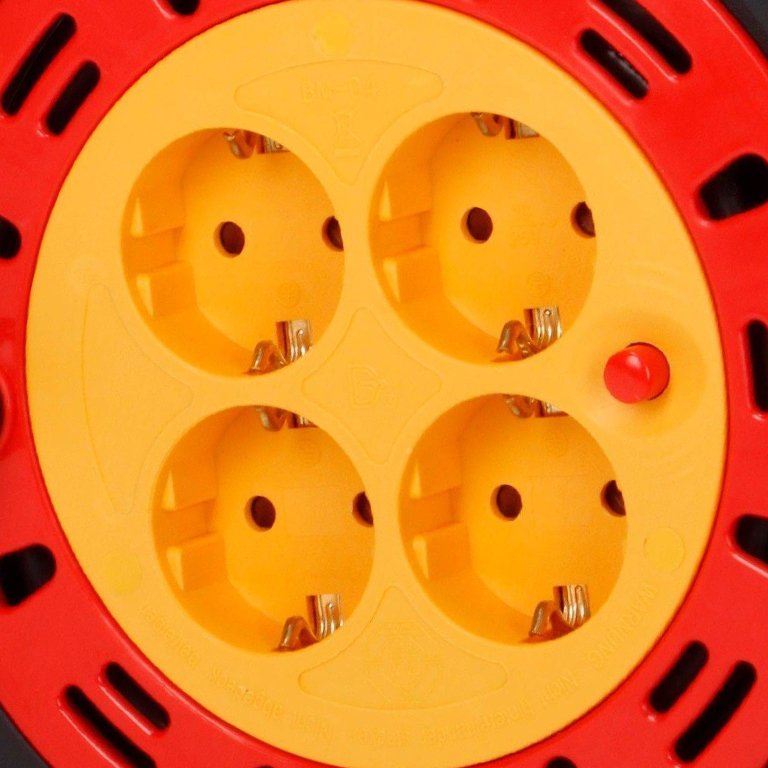 Rallonge avec enrouleur 4 prises, 25 mètres (3 x 1,5 mm) – Image 3