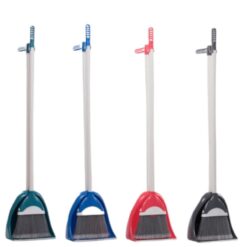 Pelle et brosse avec manche