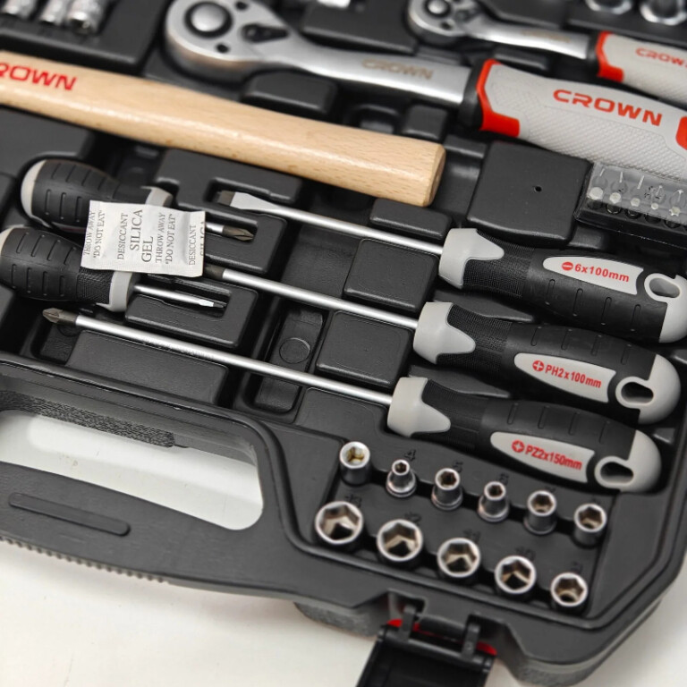Caisse à outils 100PCS CROWN - Bricaillerie