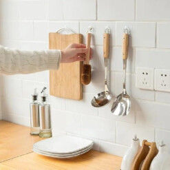 Alternative view of Crochet mural adhésif en PVC 6PCS