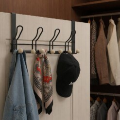 Porte manteaux a 12 crochets