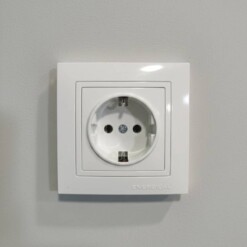 Prise avec terre NOOR