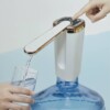 Mini distributeur d'eau rechargeable pliant pour grandes bouteilles